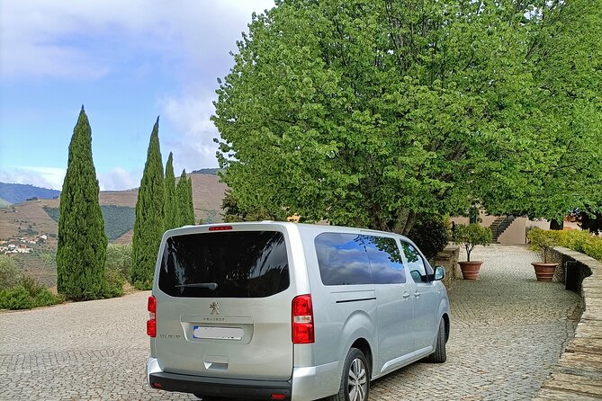 Douro Valley Private Tour - Lunch in Pinhão: river views plus a real meal