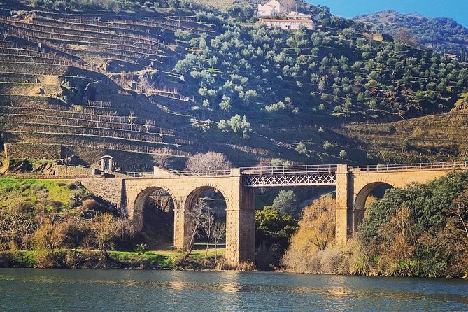 Douro Valley Private Wine and Food Tour From Porto - Pinhão Lunch (2 Hours): The Most Important Part of the Day