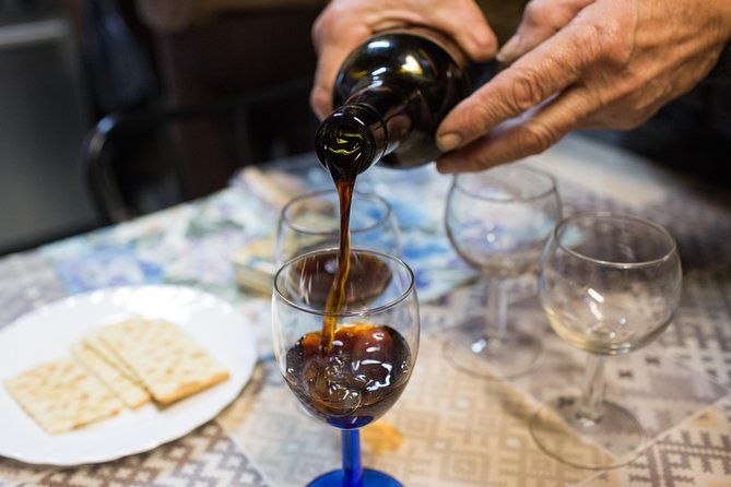 Douro Valley Small-Group Tour with Wine Tasting, Lunch and Boat - Guide quality and small-group comfort: what you should expect in practice