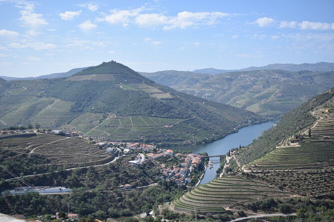 Douro Valley Tour with Train and Vinho Verde - Rabelo boat cruise and the train to Vila do Pinhão