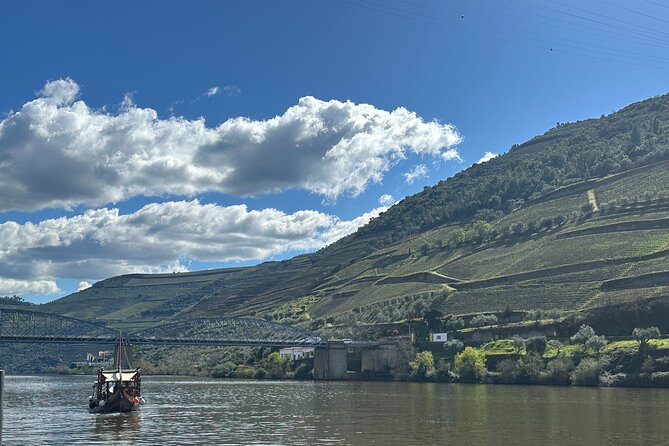 Douro Valley Vineyard Visits Wine Tasting Boat Ride and Lunch - Miradouro Torguiano: A Short Stop With a Big Payoff