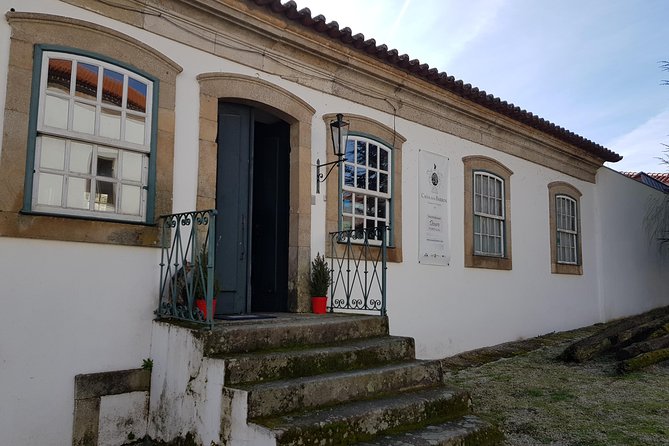 Douro Valley Wine Tour: 3 Vineyard Visits, Wine Tastings, Lunch - How much wine do you actually taste?