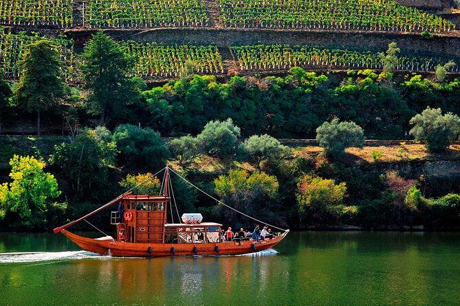 Douro Valley Wine Tour Private Group, 1h Cruise, Lunch from Porto - Pinhão: Port Wine Tasting in the Douro Heart (About 1 Hour)
