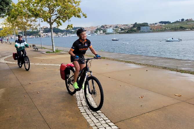 E Bike Porto Downtown and Sightseeing bike tour - Traffic, the biggest avenue, and how the last stretch works