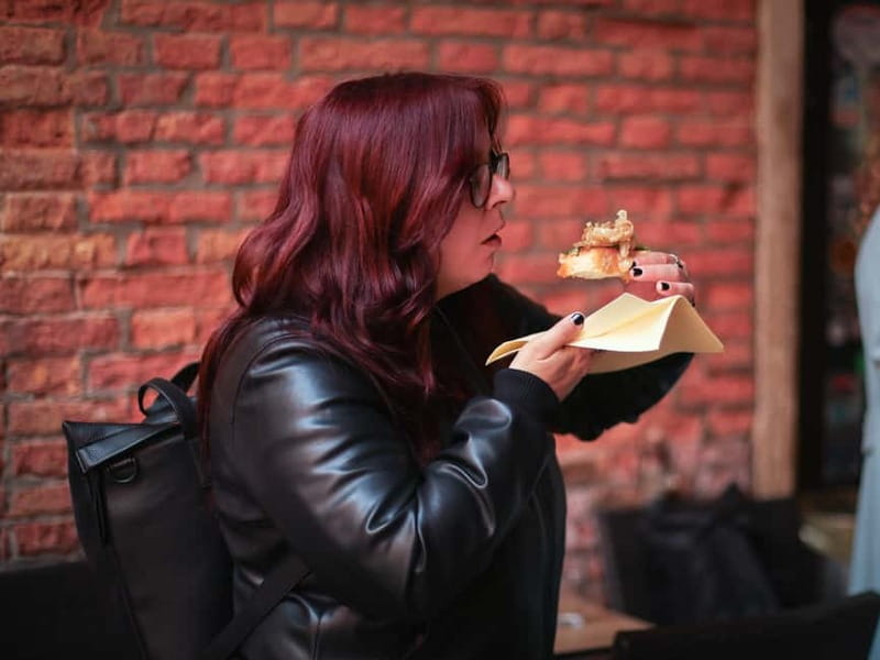 Eat Porto Like a Local: The Ultimate Full-Meal Food Tour - Mercado do Bolhão: Wine and Cheese in a Real Market Setting