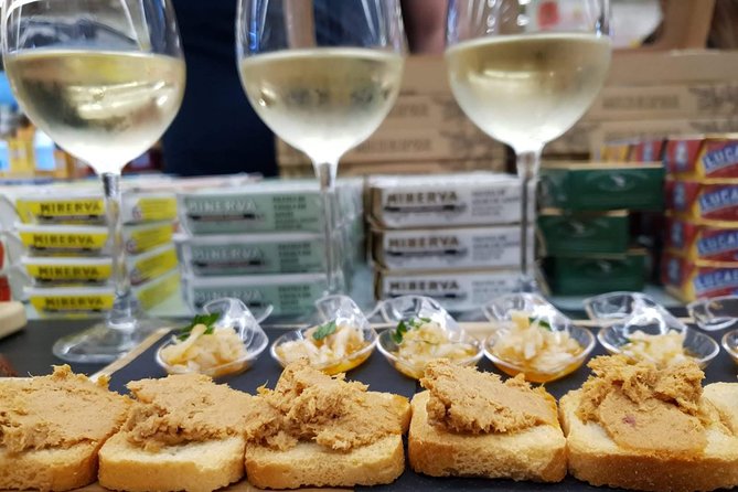 Eat & Tell Porto's Tale: The historical tour that goes through your stomach! - Luís I Bridge to Ribeira: port wine talk and a tasting you can place