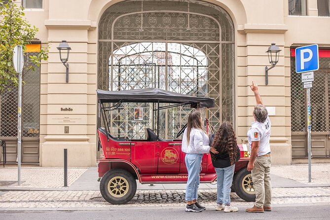Explore Porto Aboard A Classic Tuk-Tuk tour 1h - Igreja dos Carmelitas and Torre dos Clérigos: church corners and postcard views
