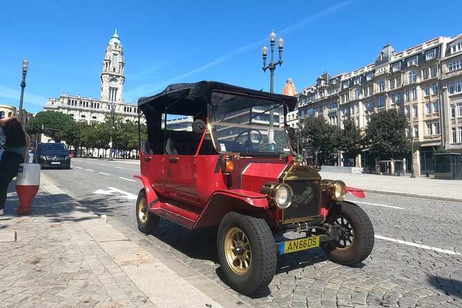 Explore Porto Aboard A Classic Tuk-Tuk tour 1h - Livraria Lello from the outside: famous, fast, and still worth it