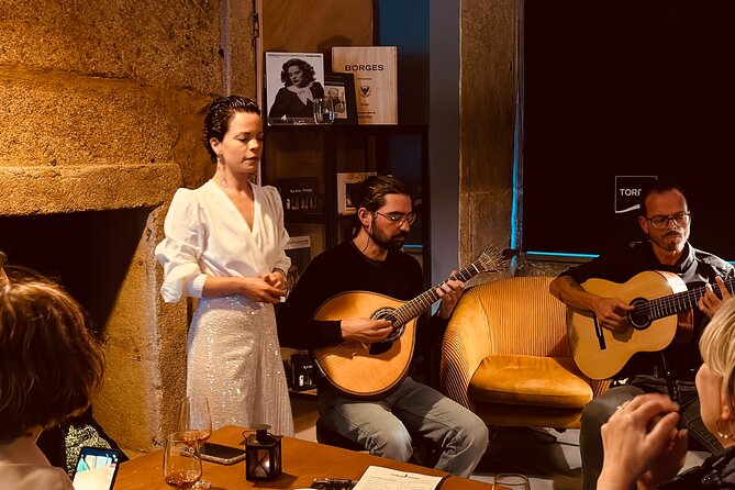 Fado Concert with Welcome Drink - Who is speaking and hosting: Carlos, the welcoming vibe