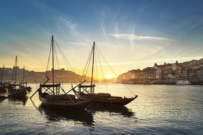 Fado Dinner Show and Night Lights Tour in Porto - When This Tour Shines (and When It Might Frustrate You)