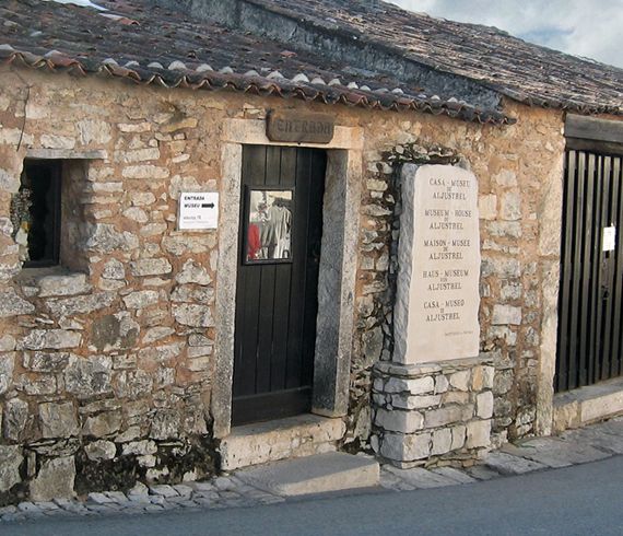Fátima and Coimbra Full-Day Tour from Porto - Sé Velha in Coimbra: the Reconquista survival story