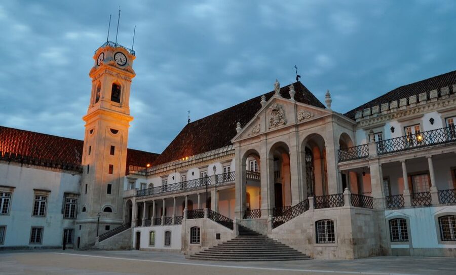 Fátima and Coimbra Full-Day Tour from Porto - Guide quality and minibus comfort: the difference between fine and great