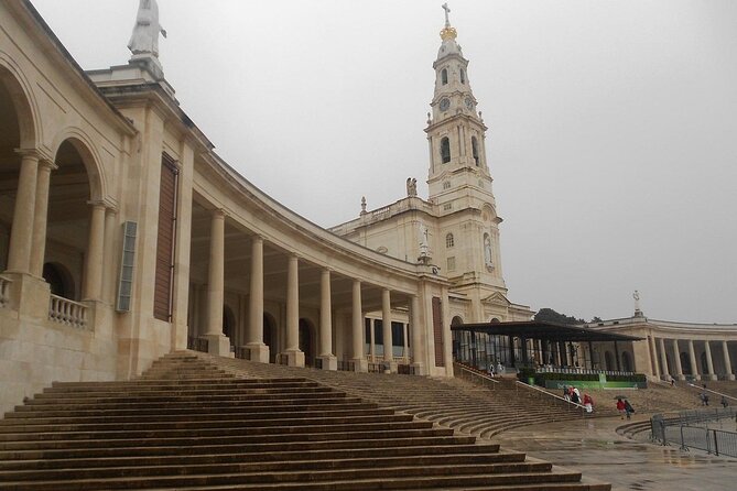 FÁTIMA Private Shrine and Pastorinhos Tour from Porto - Basilica of the Holy Trinity: A Quick Look With Big Capacity