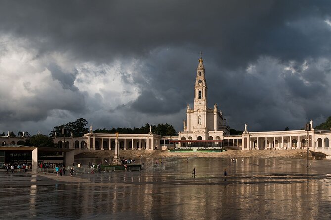 Fatima Sanctuary and Pastorinhos Village Private Tour From Porto - The full itinerary, stop by stop (and what you should watch for)