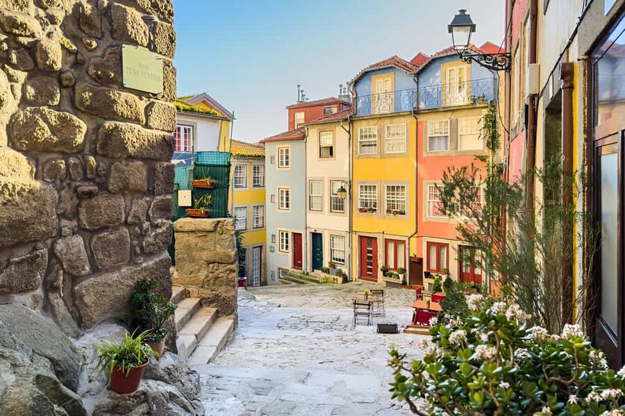 First thing to do in Porto, Know Porto Private Walking Tour. - Mercado do Bolhão and the Antiga Cadeia da Relação do Porto stop