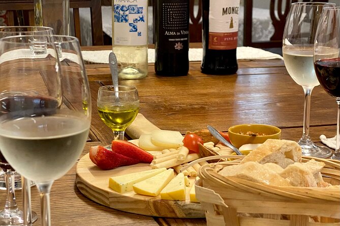 Food Tour: Wine, Beer & Liquor - Porto’s Secret Spots - Your 3-hour plan: wine, beer, liquor, and classic Porto bites