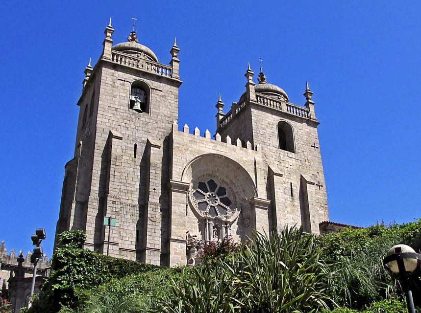 From Lisbon: Private Porto Tour with Wine Tasting in Gaia - Dom Luís I Bridge: the view you plan around