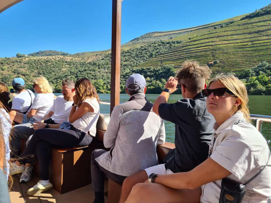 From Porto: 2 Wine Regions, Farm Lunch, and Boat Ride - Pinhão Rabelo cruise: the calm middle of the day