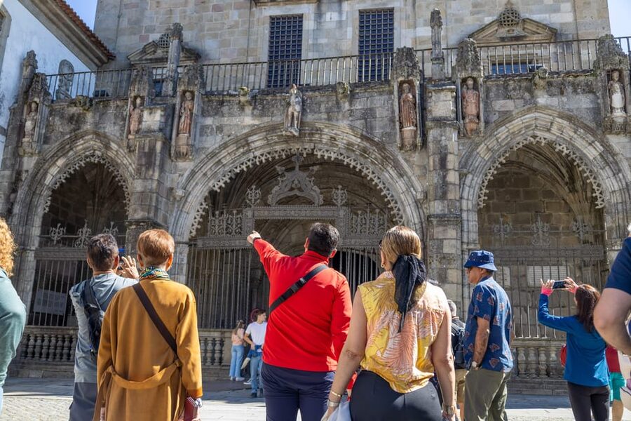 From Porto: Braga and Guimarães Small Group Tour - From Porto to Minho: how this 9-hour day really works