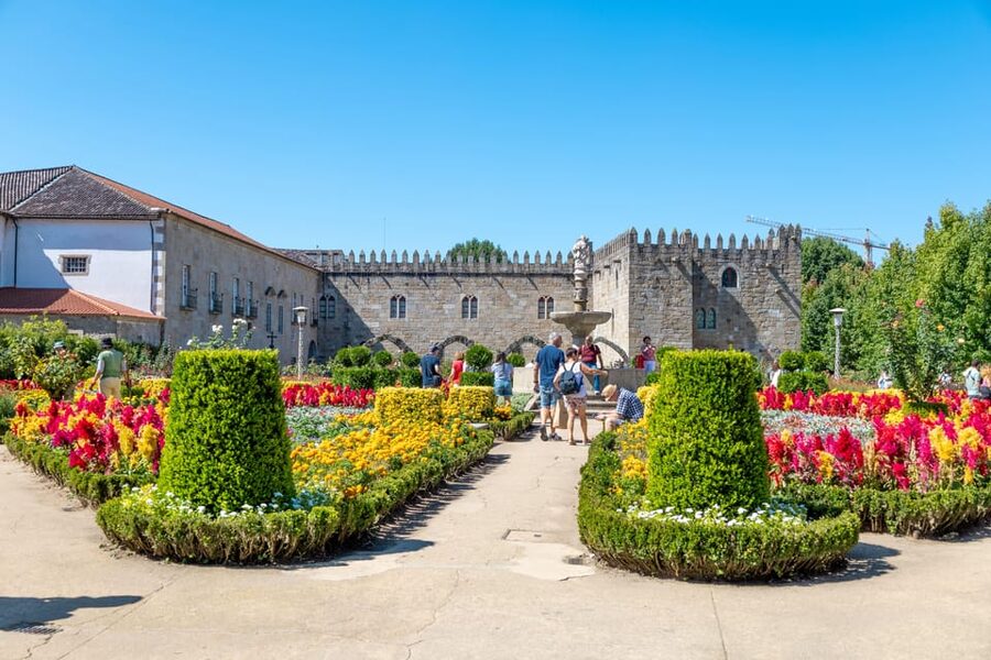 From Porto: Braga and Guimarães Small Group Tour - Lunch reality in Braga: what you might plan for
