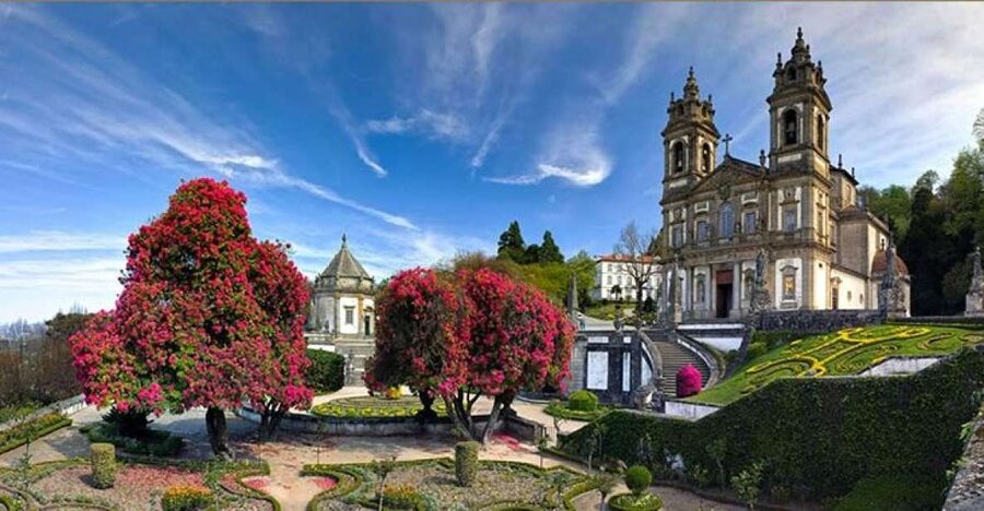 From Porto: Braga and Guimarães Small Group Tour with Lunch - Bom Jesus do Monte: the spectacle, the stair drama, and the views