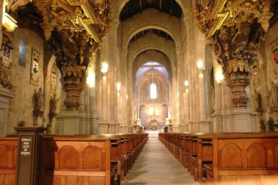 From Porto: Braga and Guimarães Small Group Tour with Lunch - Who your guide might be (and why it matters)