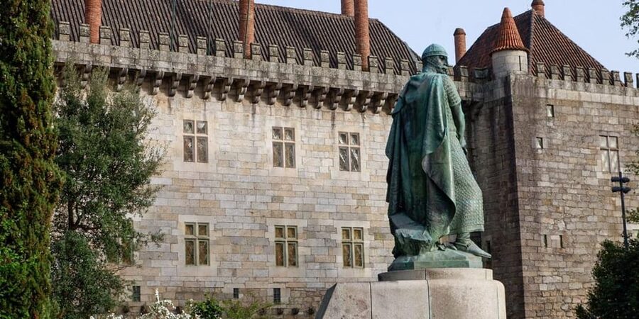 From Porto: Braga & Guimarães Day Trip with Lunch - Should you book this Porto-to-Braga-and-Guimarães day trip?