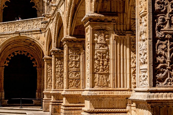 From Porto: Private transfer to Lisbon with up to 3 Stops - Óbidos: medieval walls, cobbled streets, and ginja