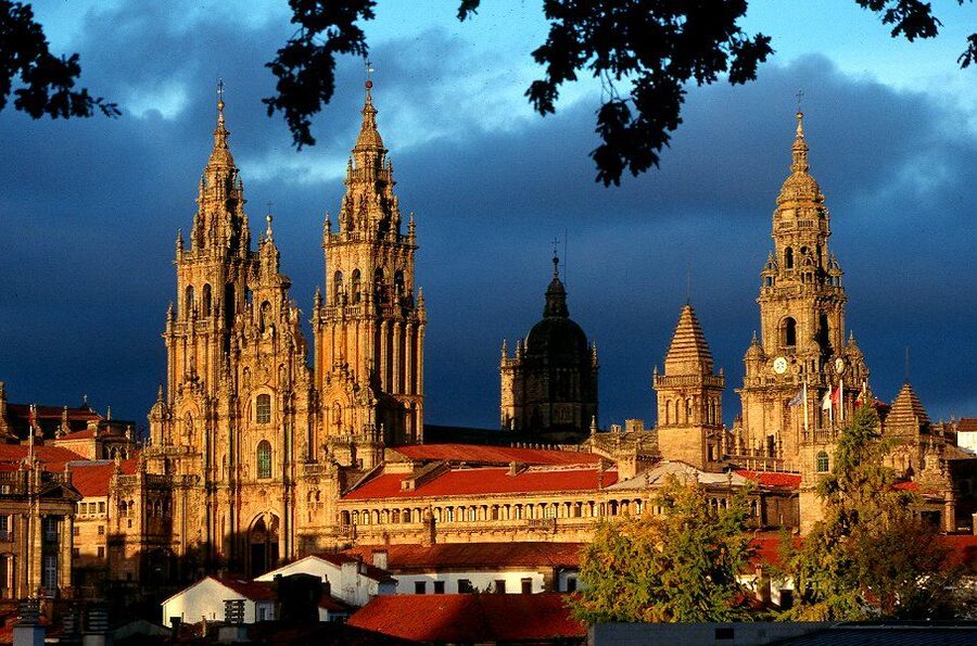 From Porto: Santiago de Compostela Full Day Tour - What $93 covers: value for a 10-hour day trip