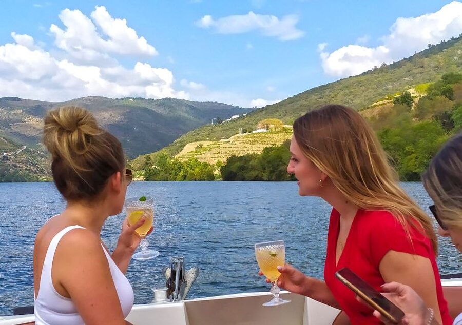 From Porto: Small-Group Douro Valley Wine Tour Lunch & Boat - From Porto to the Douro Valley: Getting There Without Stress