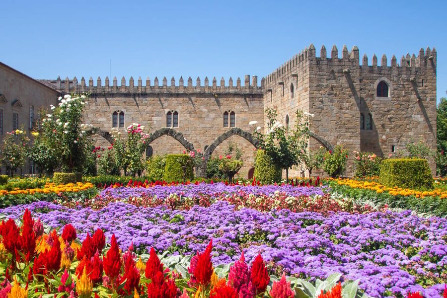 From Porto: Viana do Castelo, Braga and Guimarães Day Tour - Viana do Castelo and Santa Luzia: Hilltop Views Plus Paris-Style Design Clues