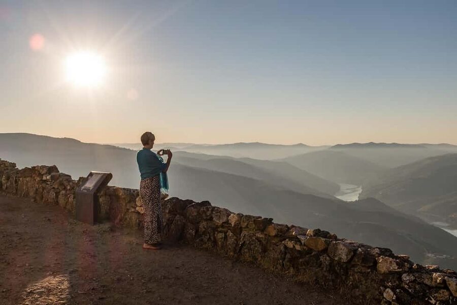 From Porto: Wine Tasting with Lunch at a Quinta, Cruise, and Train Ride - Why this Douro Valley trip works (even if it’s busy)