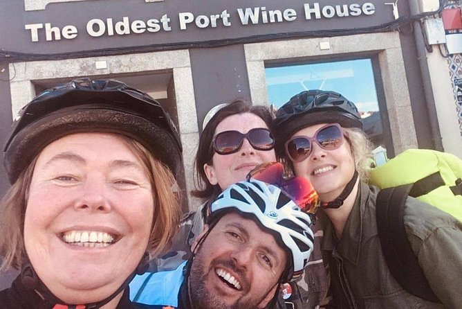 From Porto with view to Gaia: Private Bike Tour #DuckSideOfPorto - Stop 3: Miragaia for Streets, Texture, and View Moments