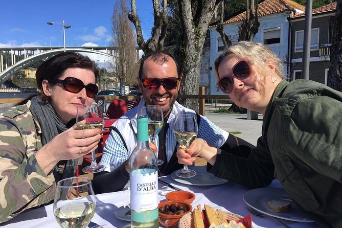 From Porto with view to Gaia: Private Bike Tour #DuckSideOfPorto - The Role of the Guide: Why Anselmo’s Tips Matter