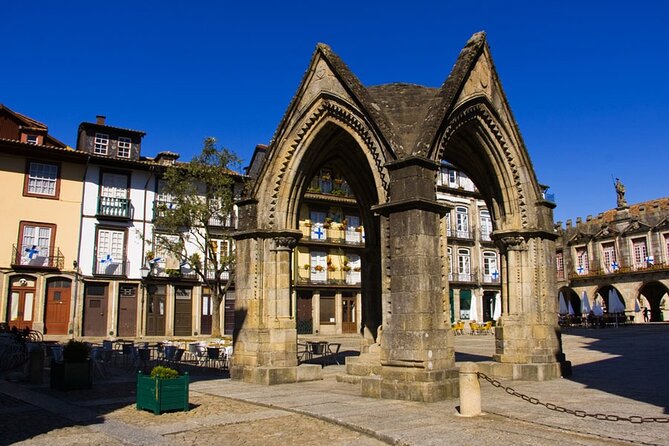 Full-Day Braga & Guimarães Guided Semi-Private Tour with Lunch from Porto - Santa Barbara Gardens: a quiet pause with medieval leftovers