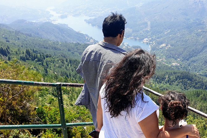 Gerês Nature,Waterfalls,Tasty Lunch!Small Group,Offer Wine bottle - Lunch in a traditional restaurant plus Vinho Verde tasting