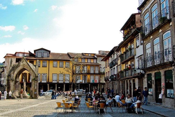 Guimarães & Braga Port Private Tour with Lunch and Green Wine - Bom Jesus Funicular Area: Choose Your Religious Viewpoints