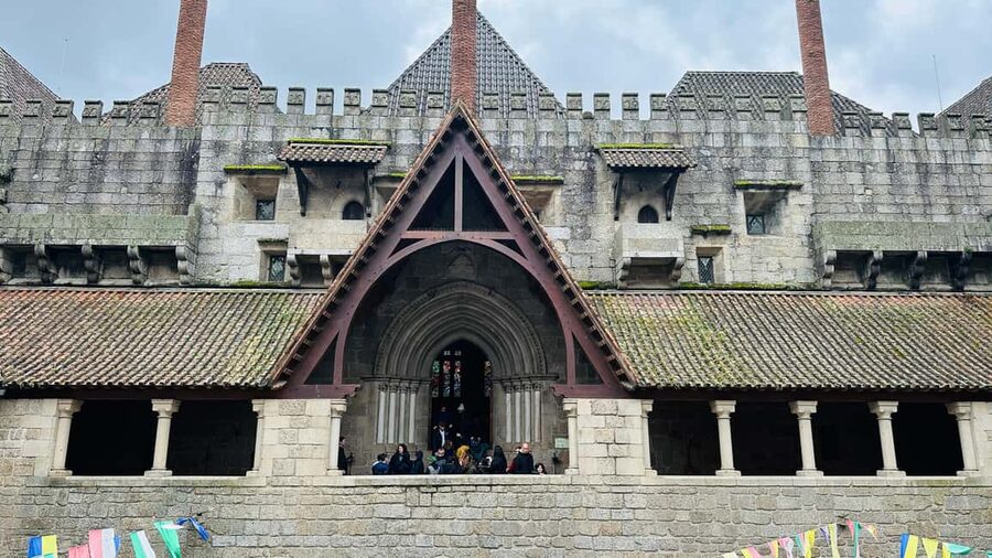 Guimarães Experience: Entry Tickets and Tasting Included - Praça da Oliveira, Ancient City Hall, and Aqui Nasceu Portugal: turning streets into meaning