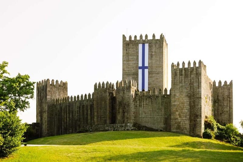 Guimarães: Highlights and Hidden Gems Walking Tour - Meeting at Campo de São Mamede: Start Smart, Start Smooth