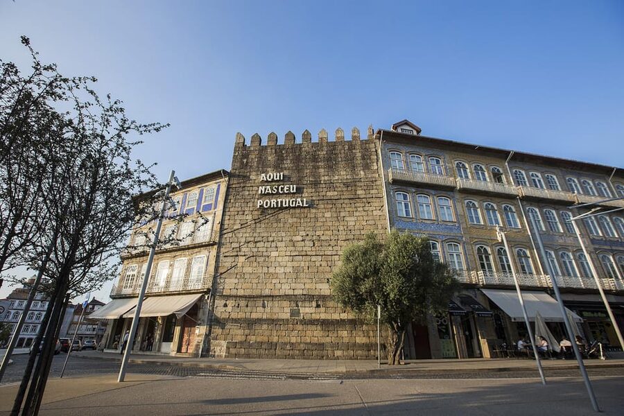 Guimaraes Local Tours ; Visit the Castle , Palace and City - Meeting Leandro: a private 3-hour tour that starts at your door
