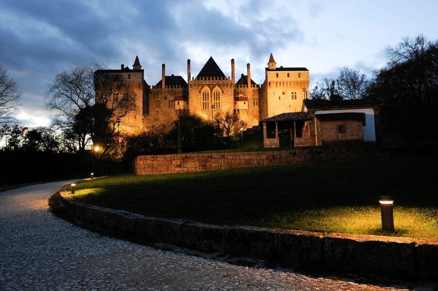 Guimarães: Palace of the Dukes of Bragança Entry Ticket - The collections that make it feel real: tapestries, porcelain, paintings, and more