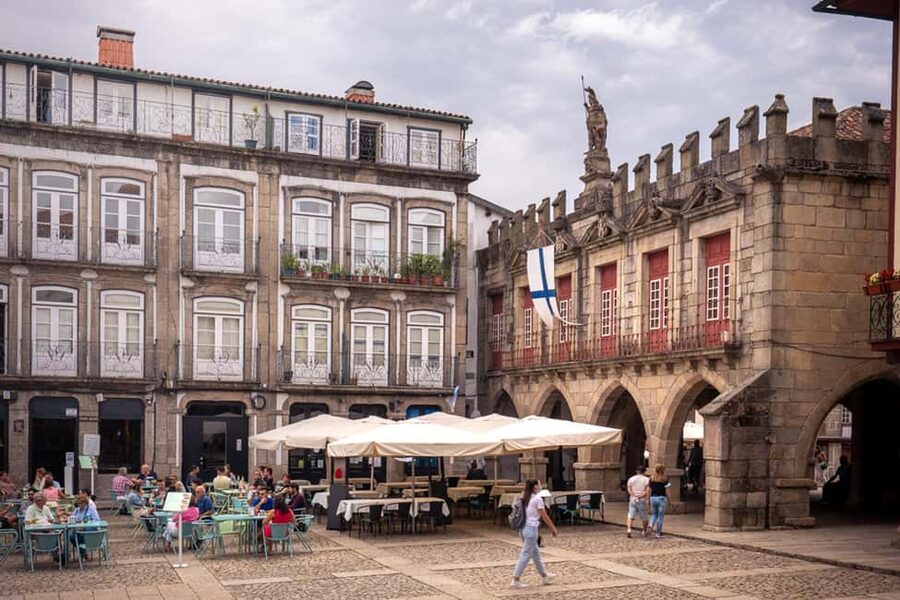 Guimarães: Private Flexible Walking Tour in Historic Center - Getting started at Campo de São Mamede car park (and avoiding stress)