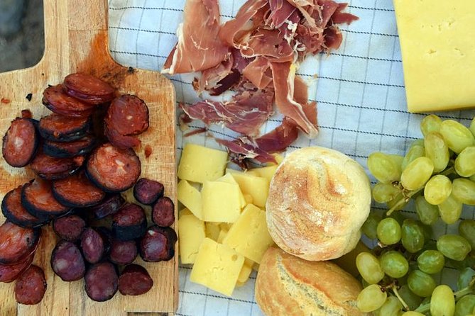 Half-day Hike & Picnic with Dog Love in Porto's Mountains - The included picnic lunch: why it’s more than a line on the page