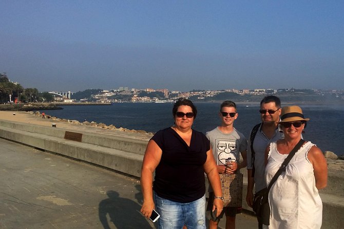 Half Day Porto & Beach Side Small-Group Tour- Different Tastings - Farolim de Felgueiras and Matosinhos: lighthouse views and fisherman energy