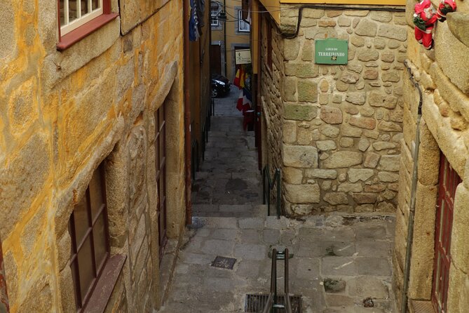 Half Day Private Tour in TukTuk Porto Jewish Heritage - Stop 2: Synagogue Kadoorie - Mekor Haim and the Rules for Visiting
