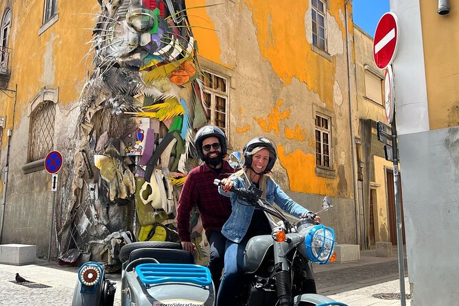 Highlights of Porto on a glamorous sidecar - Half Day - Photo-stop strategy: how guides make your pictures look good