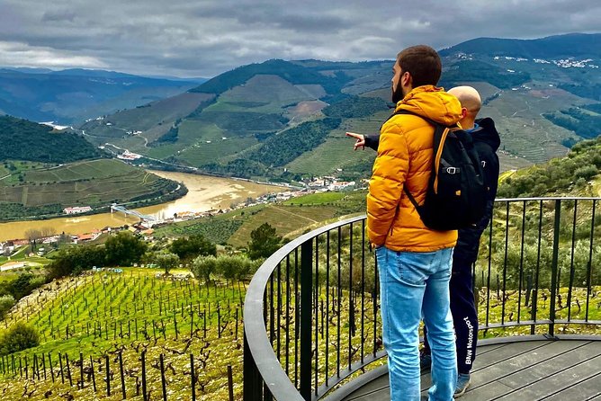 HIKING in the Douro Valley - Your guide and group size: why the day stays relaxed