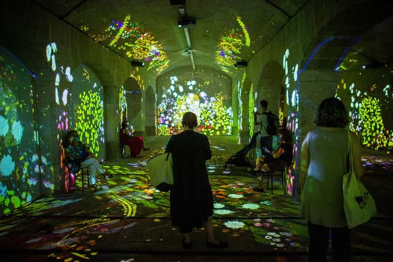 Impressive Monet & Brilliant Klimt -The Immersive Experience - Klimt’s golden world: The Kiss and iconic romantic imagery