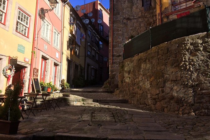 Jewish Walking Tour of Porto - Praca da Ribeira: trade, merchants, and the feel of the riverfront