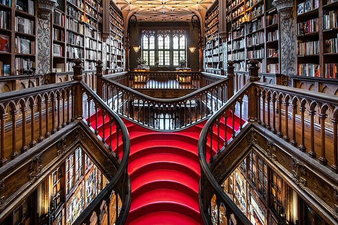Lello Bookshop Skip-The-Line Entry Ticket - Crowds and the “tight navigation” reality